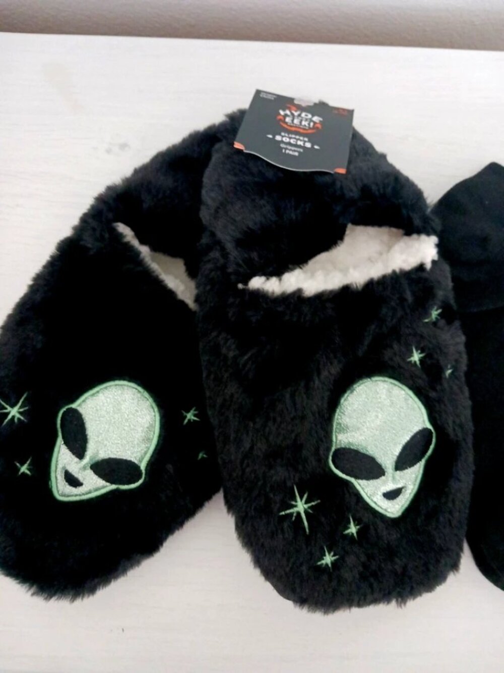Alien Black Slipper Socks Size Medium 8 -10 +Socks New with Tags Unisex